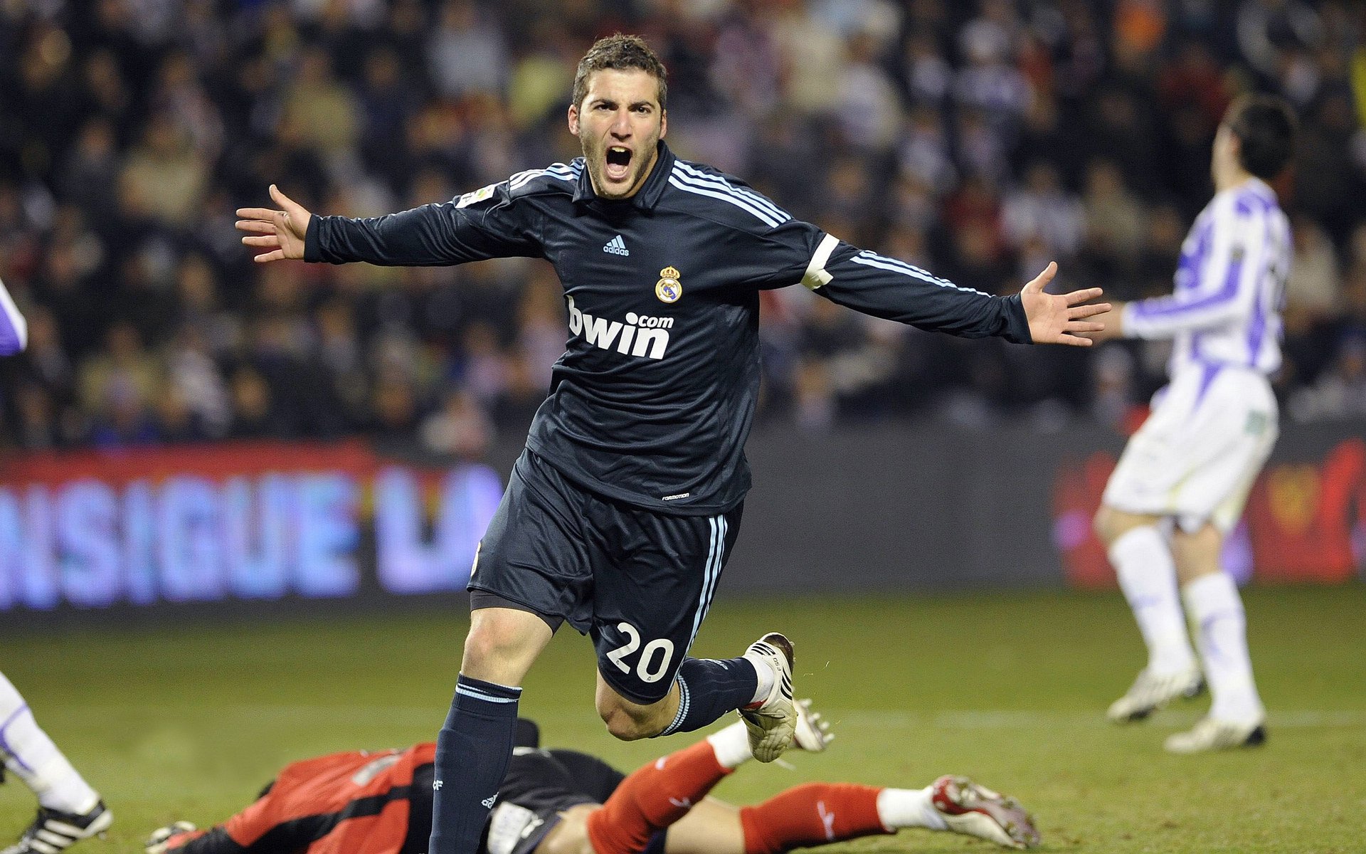 JiuyouAPP下载-梅西带队冲刺，阿根廷逐步逼近世界杯